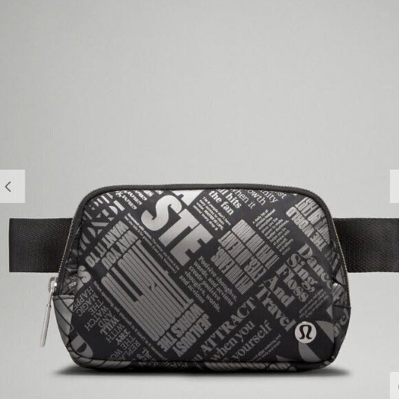 * NWT Lululemon Everywhere Belt Bag 1L *Manifesto Print - Black/Silver - Picture 7 of 10